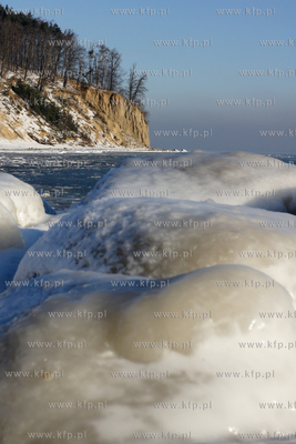 Mrozny poranek w Gdyni Orlowie. Nz. klif 24.01.2010...