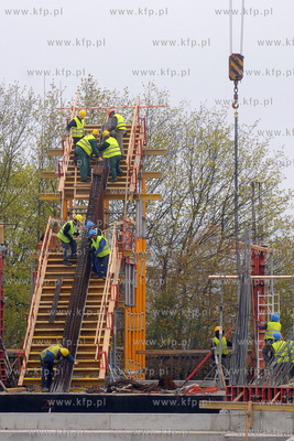 Gdynia. Budowa nowego stadionu pilkarskiego przy ul....