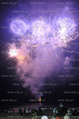 Plaza z Gdyni Srodmiesciu. Towarzyszace imprezie Beach...