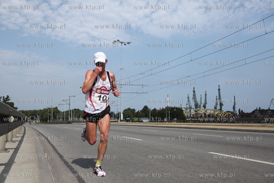 XVI Energa Maraton Solidarnosci NZ Uczestnicy w biegu.15.08.2010...