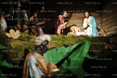 Tradycyjne gdanskie szopki bozonarodzeniowe. Nz. Szopka...