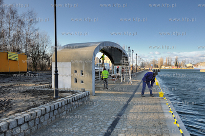 Gdansk, Nowy Port. Budowa przystanku tramwaju wodnego...