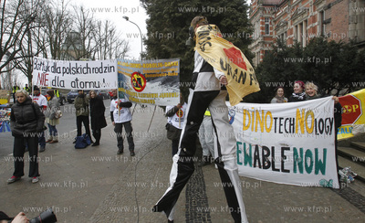 Przed szczecinskim Urzedem Wojewodzkim odbyla się...