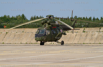 W Gdyni Babich Dolach zalogi smiglowcow W-3 z 25 Brygady...