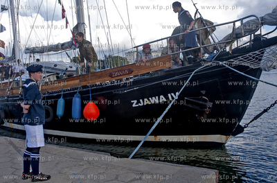 Powrot harcerskiego jachtu Zjawa IV z ostatniego etapu...