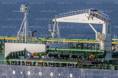 Irański supertankowiec M/T Atlantas wpływa do Naftoportu...