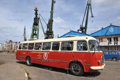 Autobus popluranie zwany ogorkiem Subiektywnej Lini...