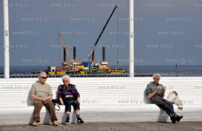 Budowa przez firme Hydrobudowa przystani jachtowej...