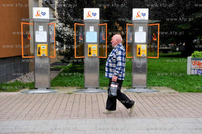 Automaty telefoniczne obok poczty i biura TPSA na al....