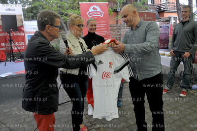 Festyn charytatywny Zeszyt dla Ucznia odbyl sie tym...