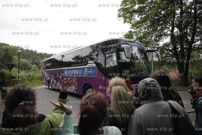 Gdansk. Nz druzyna Niemiec opuszcza Dwor Oliwski, zegnana...