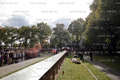 Gdańsk Zaspa. Cmentarz.  Uroczyśtosci z okazji obchodów...