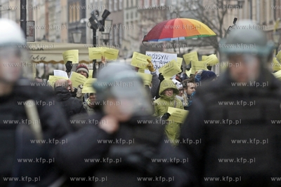 Gdansk. ul. Dluga manifa zorganizowana przez Trojmiejska...