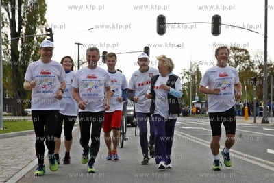 Rozpoczecie biegu Freedom Charity Run, ktory ma na...