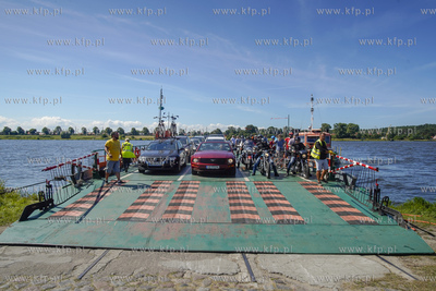 Przeprawa promowa w Mikoszewie. 01.08.2020 fot. Paweł...
