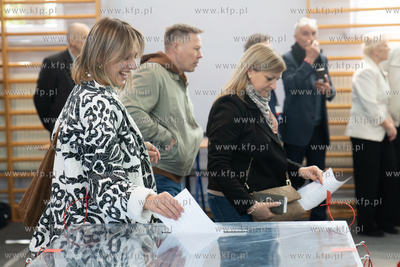 I tura wyborów prezydenckich. Obwodowa komisja nr...