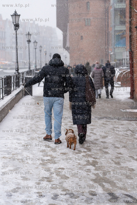 Zima w Gdańsku. Turyści na Długim Pobrzeżu. 30.12.2025...