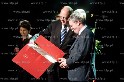 Gdansk. Teatr Wybrzeze. Uroczystosc wreczenia nagrod...