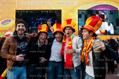 Gdansk. Otwarta dla publicznosci Strefa Kibica na Placu...