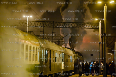 Gdansk. Dworzec Glowny PKP. Turystyczny pociag niemiecki...