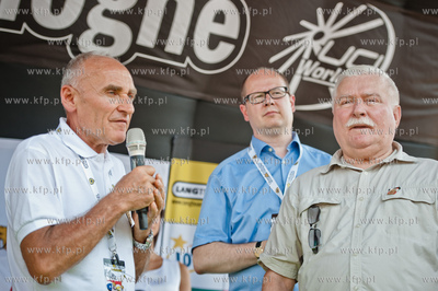 Gdansk. Plac Solidarnosci. Start honorowy 71 wysciugu...