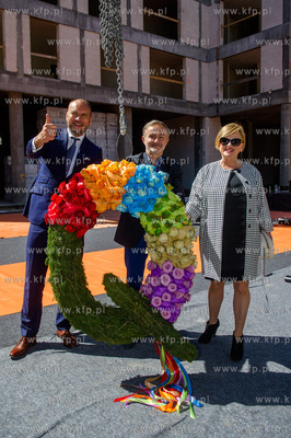 Gdynia. Uroczyste zawieszenie wiechy na nowo powstajacym...