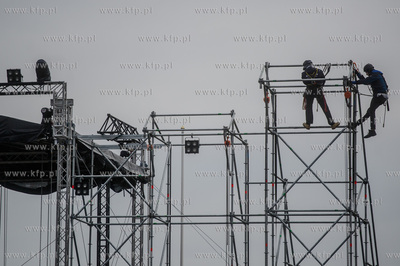 Gdynia. Skwer Kościuszki. Budowa sceny przeznaczonej...