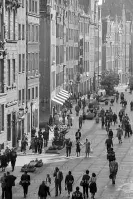 Ulica Długa w Gdańsku w jesiennym słońcu.
23.09.1980
5wrzesien80_z.kosycarz_p44
Fot....