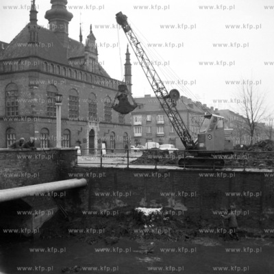 Prace melioracyjne na Kanale Raduni przy ulicy Korzennej...