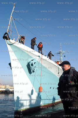 Historyczny niszczyciel ORP BLYSKAWICA wraca na  skwer...