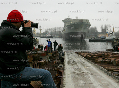 W stoczni Szczecinskiej Nowa odbylo sie ostatnie wodowanie...