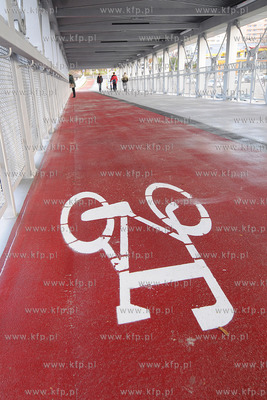 Otwarcie kladki nad torami w Gdyni Redlowie. Konstrukcja...