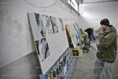 Mlodzi Solidarni, malowanie graffiti w Freedom Skatepark...