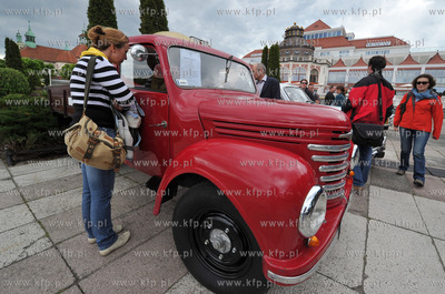 Plac Zdrojowy w Sopocie. Moto Show na Molo zorganizowany...