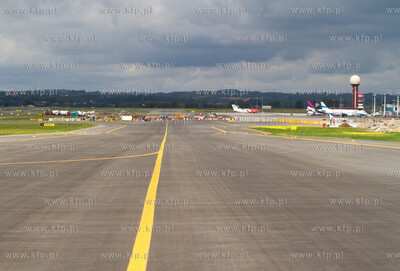 Rozbudowa Portu Lotniczeo Gdansk im Lecha Walesy. Nz....