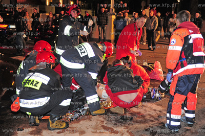 Sopot. Ul. Powstancow warszawy k. hotelu Grand. Samochod...