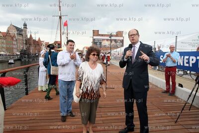 Oficjalne otwarcie nbrzezy Wyspy Spichrzow. Nz. Pawel...