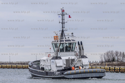 SD Tempest, holownik typu RotorTug z trzema pędnikami...