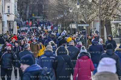 Sopot. Sloneczna niedziela i tłumy spacerowiczów...