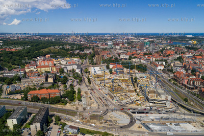 Budowa centrum handlowego Forum Gdańsk. Środkiem...
