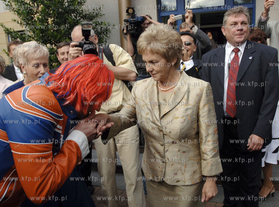 Gdansk, ul. Polnaki - uroczystosc imienin Lecha i Danuty...