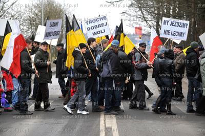 Gdansk. Protest przeciwko zamknieciu ul. Slowackiego...