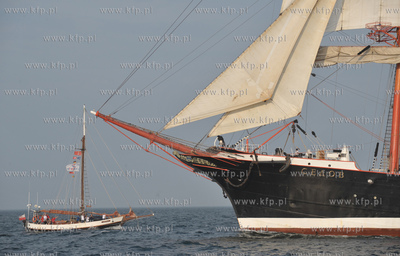 Wielka parada zaglowcow po Zatoce Gdanskiej na zakonczenie...