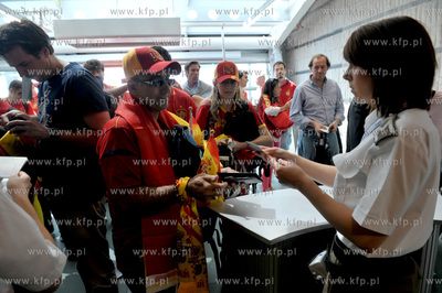 Gdansk. Port Lotniczy im. Lecha Walesy. Wyrywkowa kontrola...