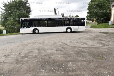 Sulmin. Autobus marki Man  firmy Albatros kursujący...