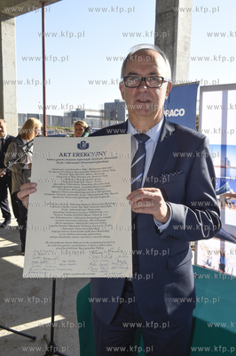 Uroczyste wmurowanie aktu erekcyjnego pod nowy budynek...