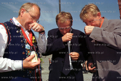 Zdjecie rodzinne Kaszubow w Kartuzach. Patronat honorowy...