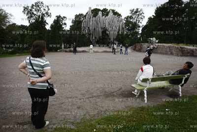 Helsinki. Nz. pomnik poswiecony kompozytorowi Jeanowi...