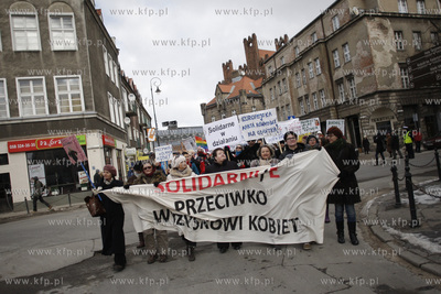 Około 150 osob uczestniczylo w gdanskiej Manifie....
