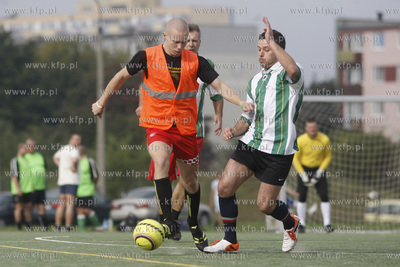 Gdansk Zaspa. Pilkarski turniej dzikich druzyn Do przerwy...